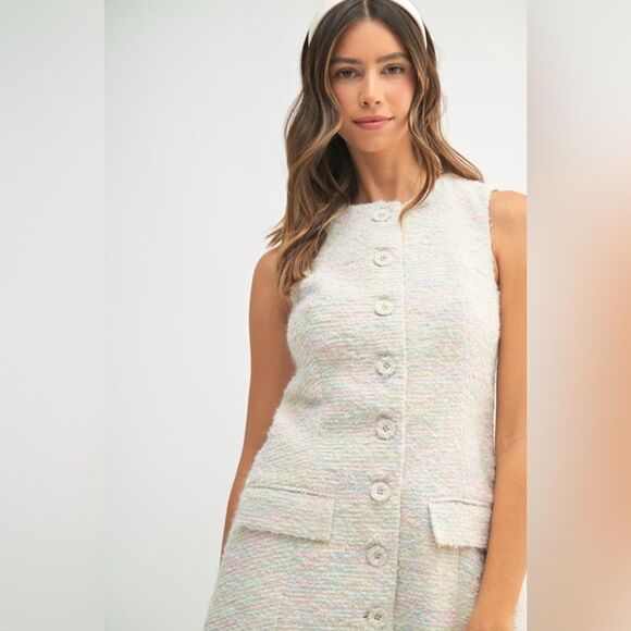 Classic Cream Sleeveless Dress - Picture 7 of 10